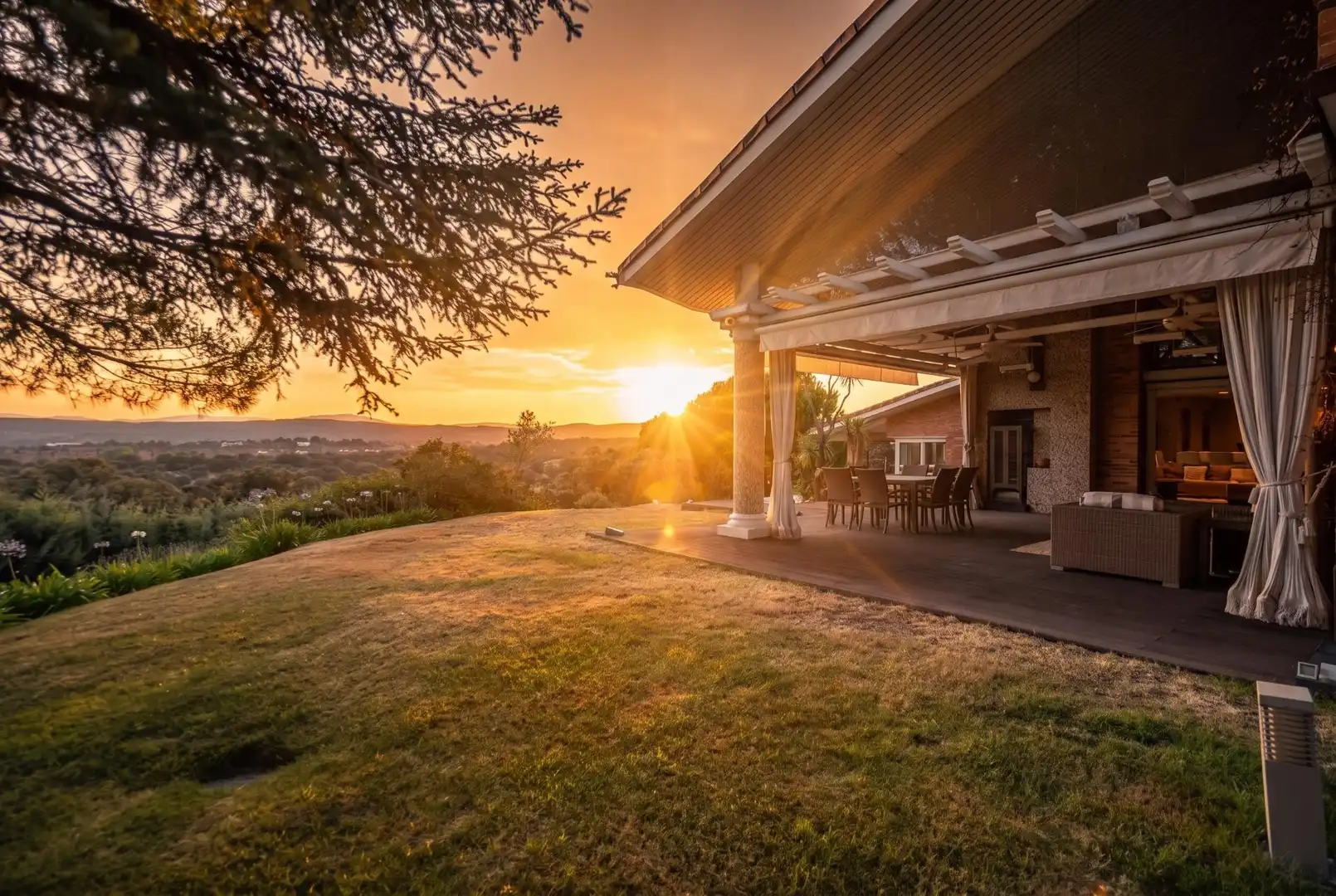 Terrassa de Casa o xalet en venda en Las Rozas de Madrid amb Aire condicionat, Calefacció i Jardí privat