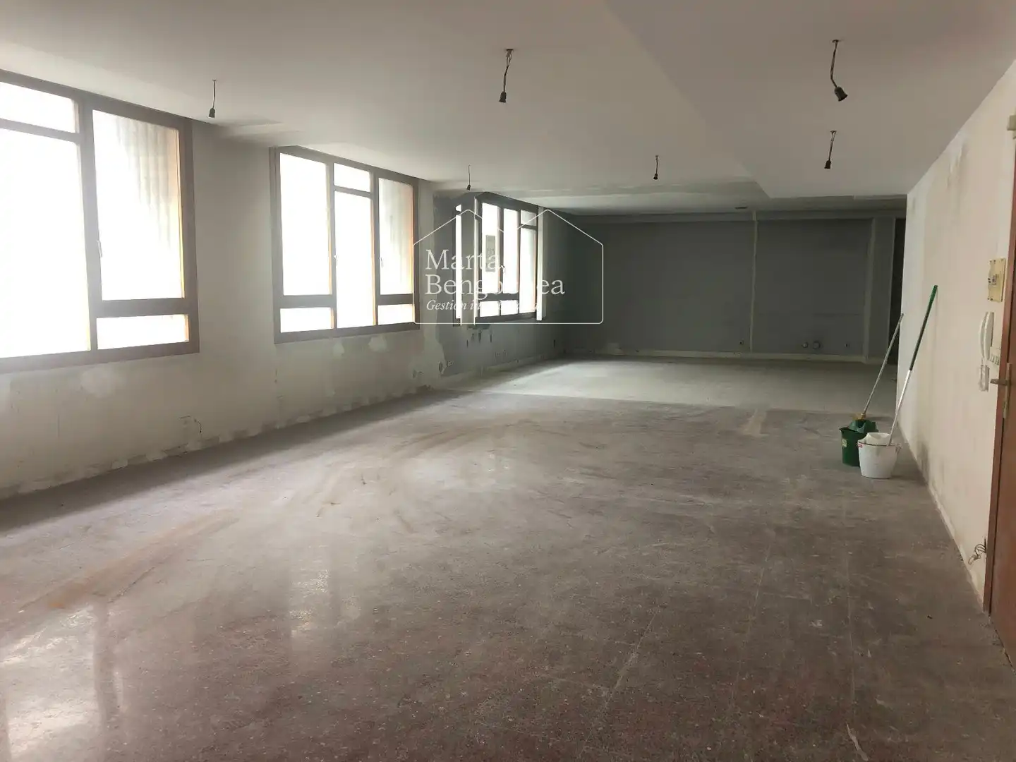 Oficina de lloguer en Vitoria - Gasteiz amb Calefacció