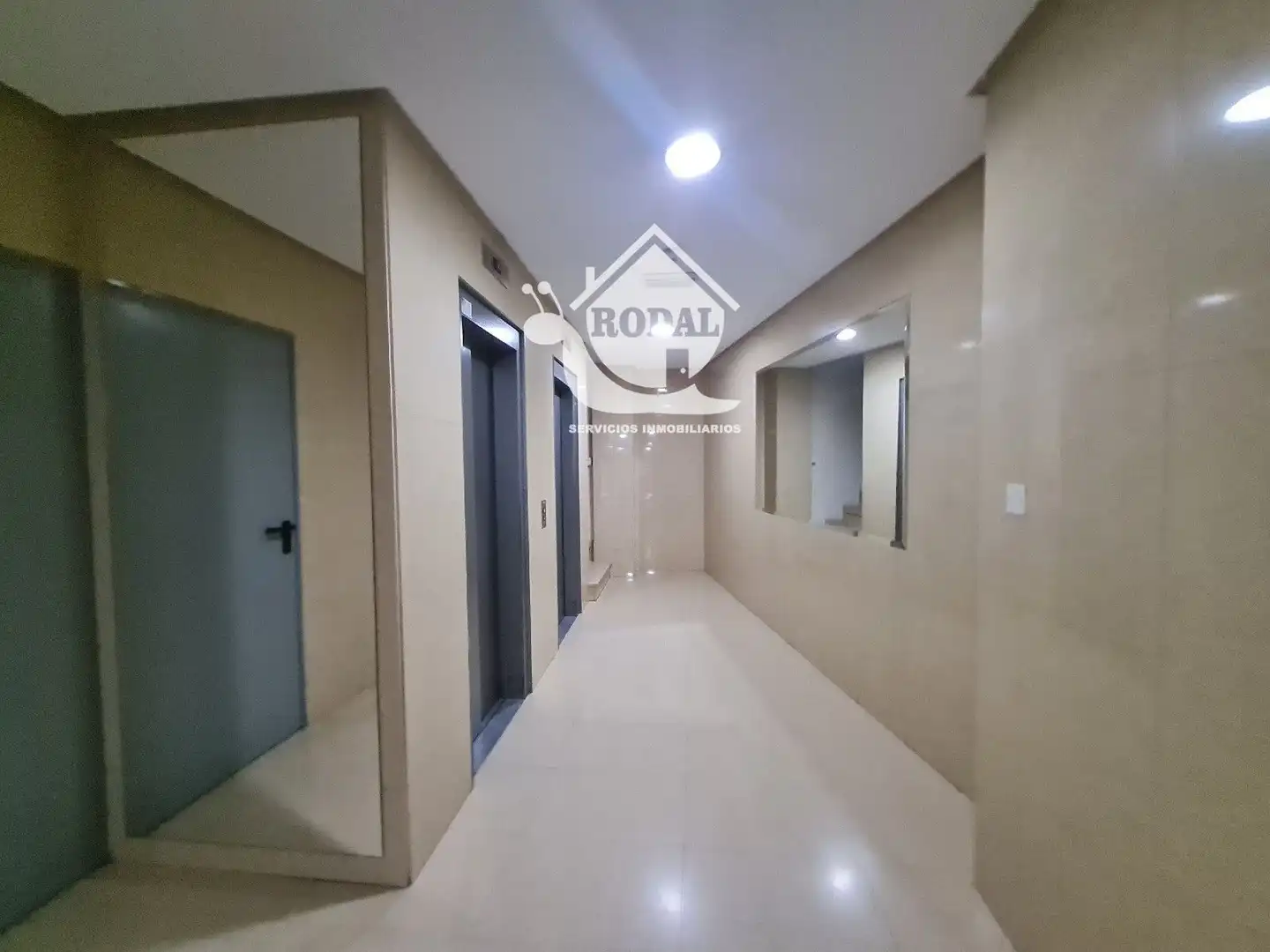 Piso en venta en Almería con Calefacción, Amueblado y Horno