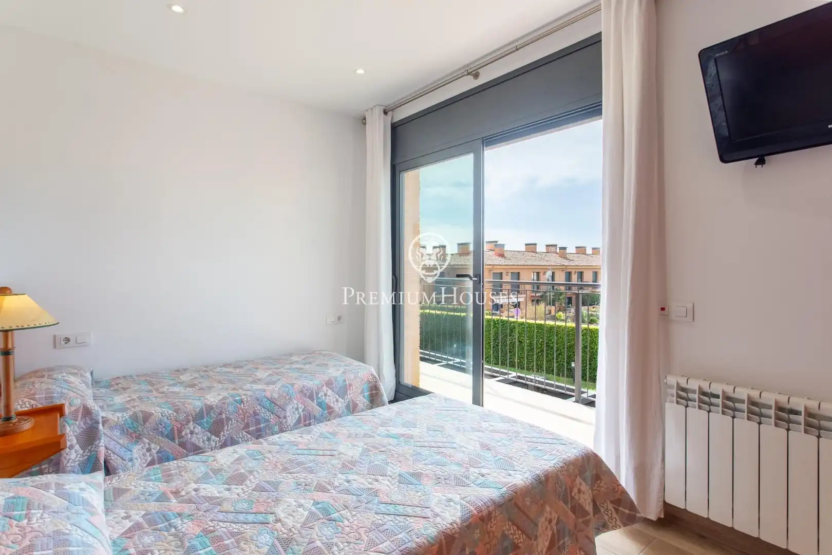 Dormitori de Casa o xalet en venda en Cabrera de Mar amb Calefacció, Jardí privat i Parquet
