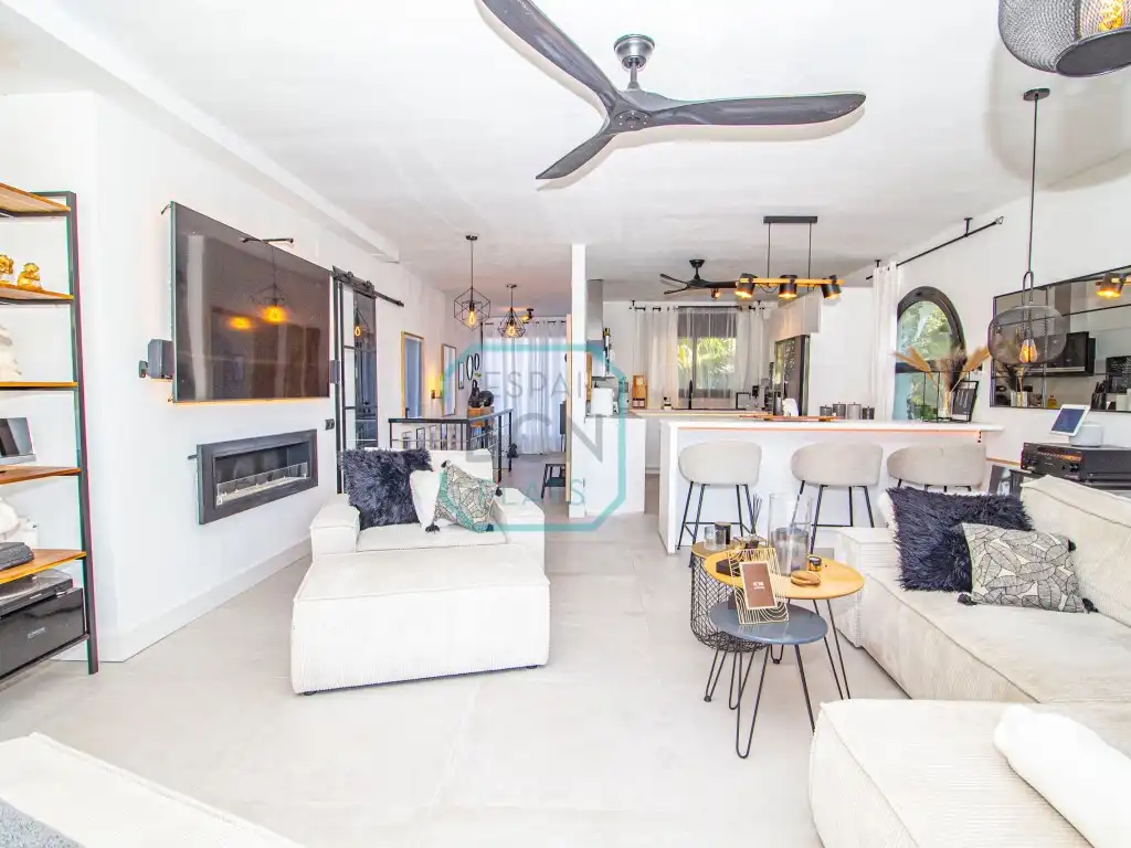 Wohnzimmer von Haus oder Chalet zum Verkauf in Calafell mit Klimaanlage, Schwimmbad und Balkon