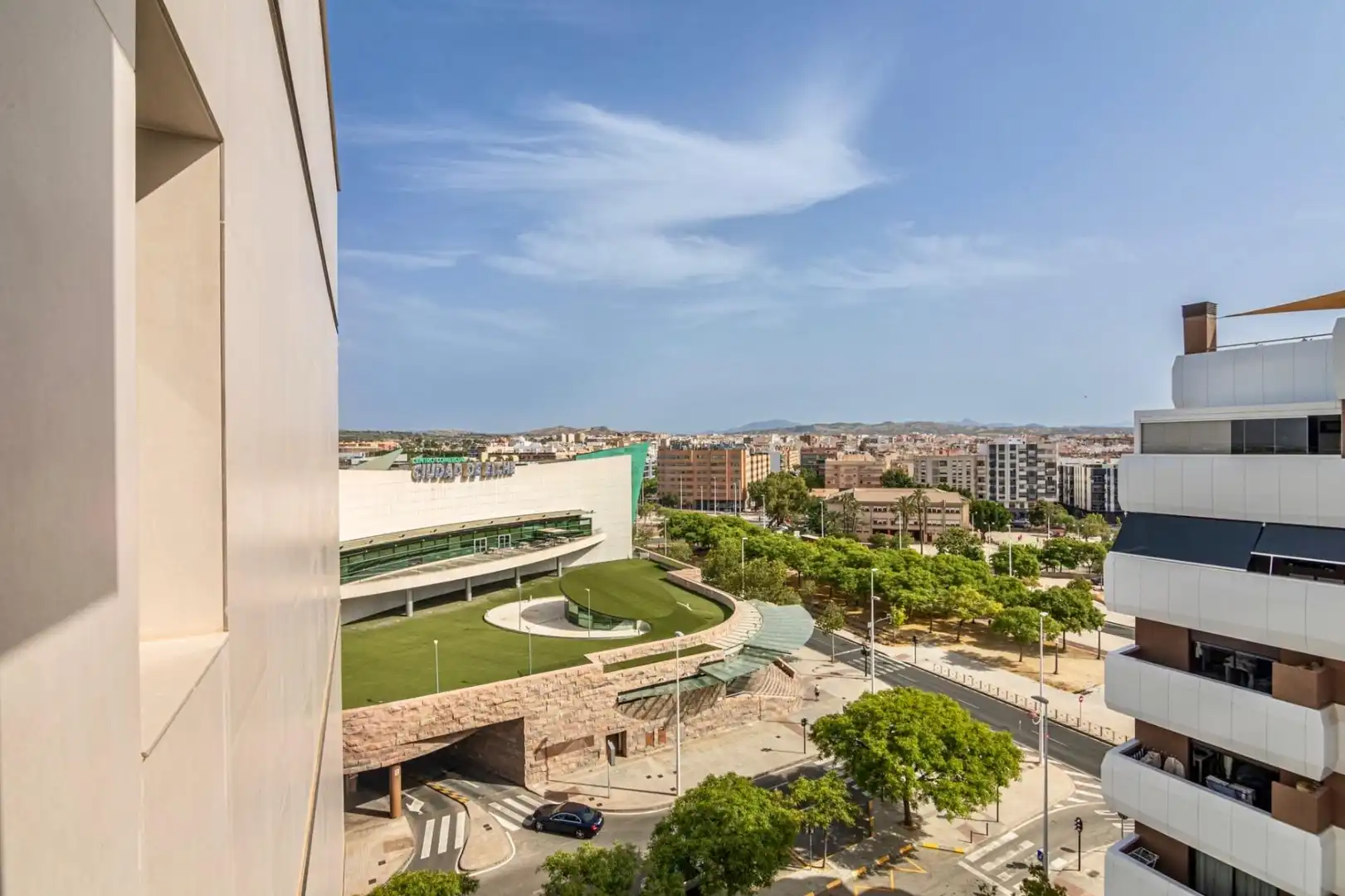 Vista exterior de Àtic en venda en Elche / Elx amb Aire condicionat, Terrassa i Traster