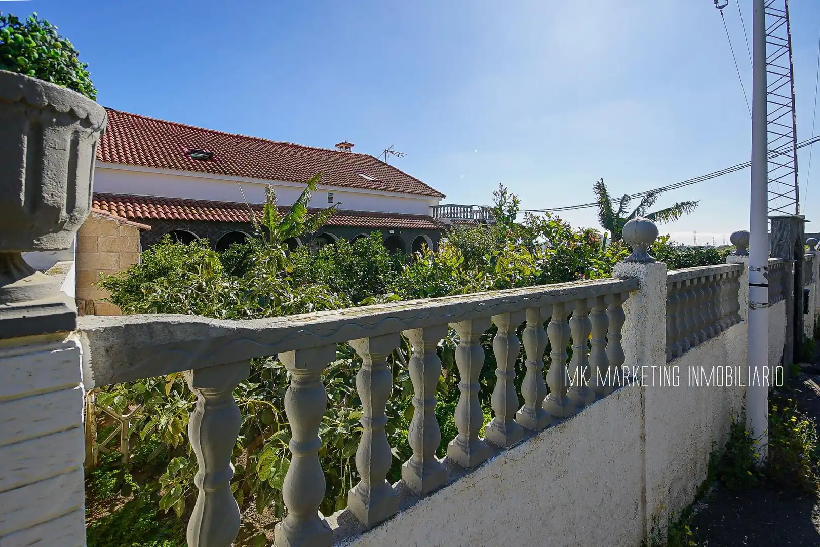 Vista exterior de Casa o xalet en venda en Telde amb Jardí privat, Terrassa i Traster