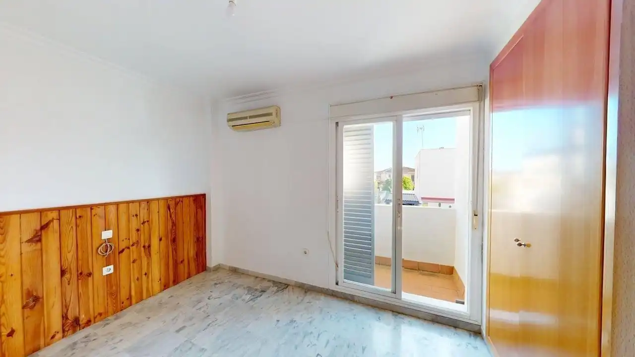 Habitación de Casa adosada en venta en Bollullos de la Mitación con Aire acondicionado, Terraza y Piscina