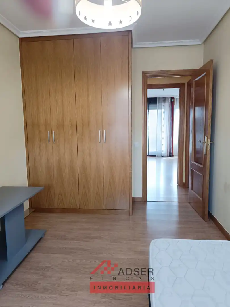 Bedroom of Flat for rent in  Logroño  with Heating, Private garden and Parquet flooring