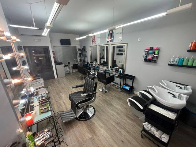 Local comercial en Alquiler en Calle del Perú, 2 en V Centenario