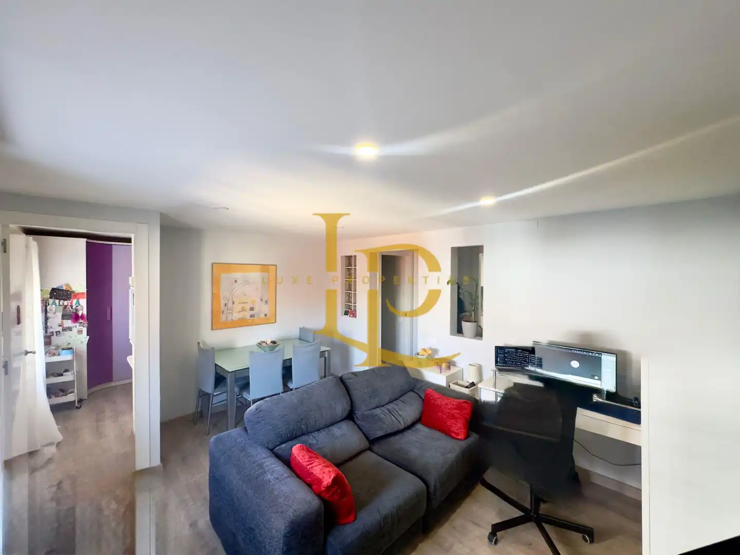 Living room of Flat for sale in Terrassa  with Air Conditioner, Heating and Parquet flooring