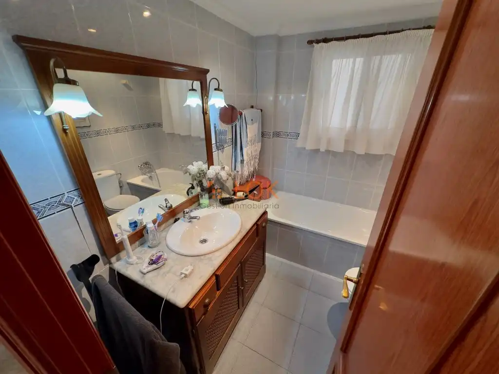 Baño de Piso en venta en Málaga con Aire acondicionado, Jardín privado y Terraza