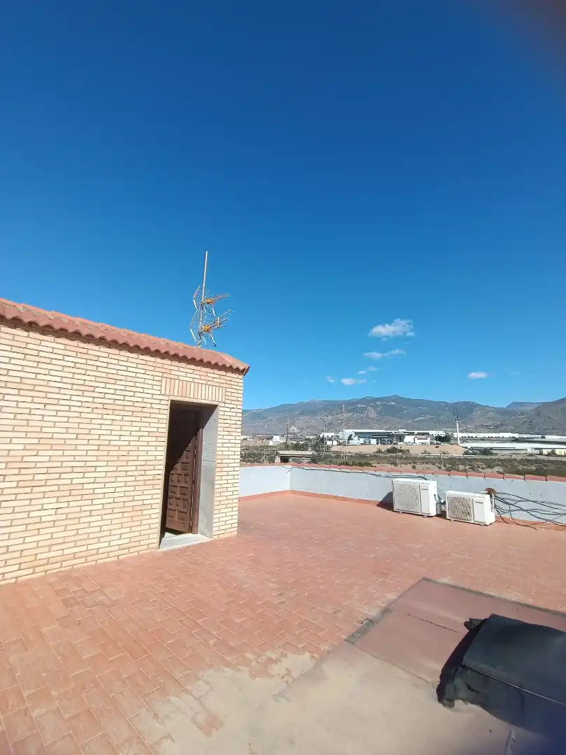 Vista exterior de Edifici en venda en La Mojonera