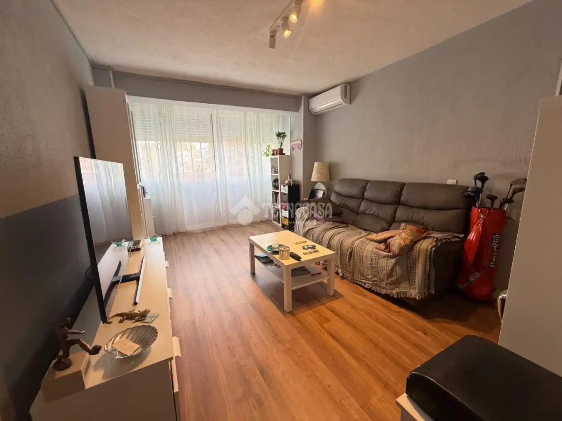 Living room of Flat for sale in Madrid  with Air Conditioner and Heating