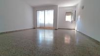 Sala d'estar de Pis en venda en Terrassa amb Calefacció i Balcó