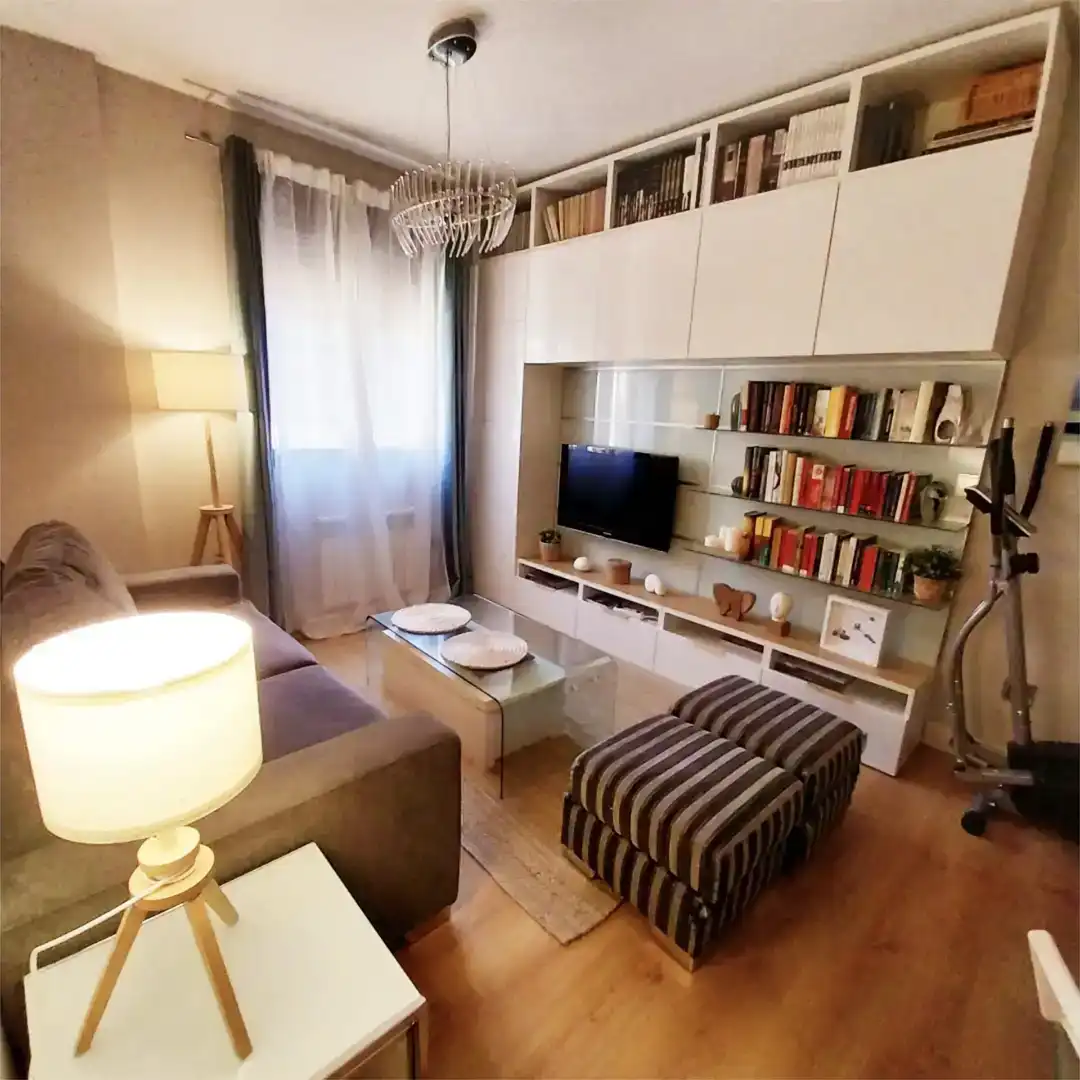 Sala d'estar de Pis de lloguer en Madrid amb Parquet, Piscina i Moblat