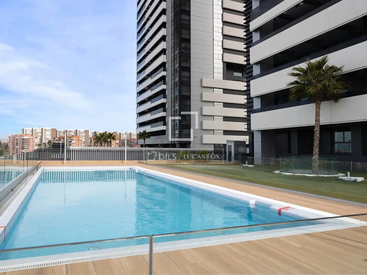 Piscina de Piso en venta en Madrid con Aire acondicionado, Calefacción y Terraza