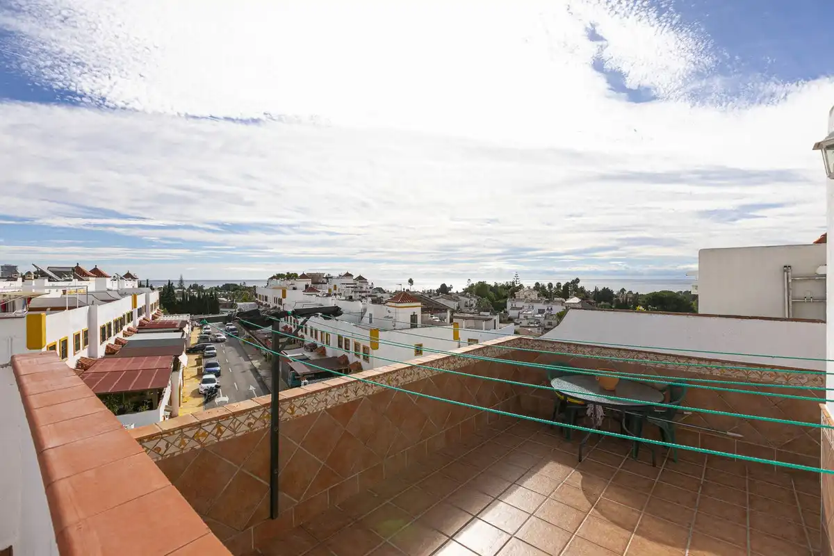 Vista exterior de Casa adosada en venda en Marbella amb Terrassa i Traster