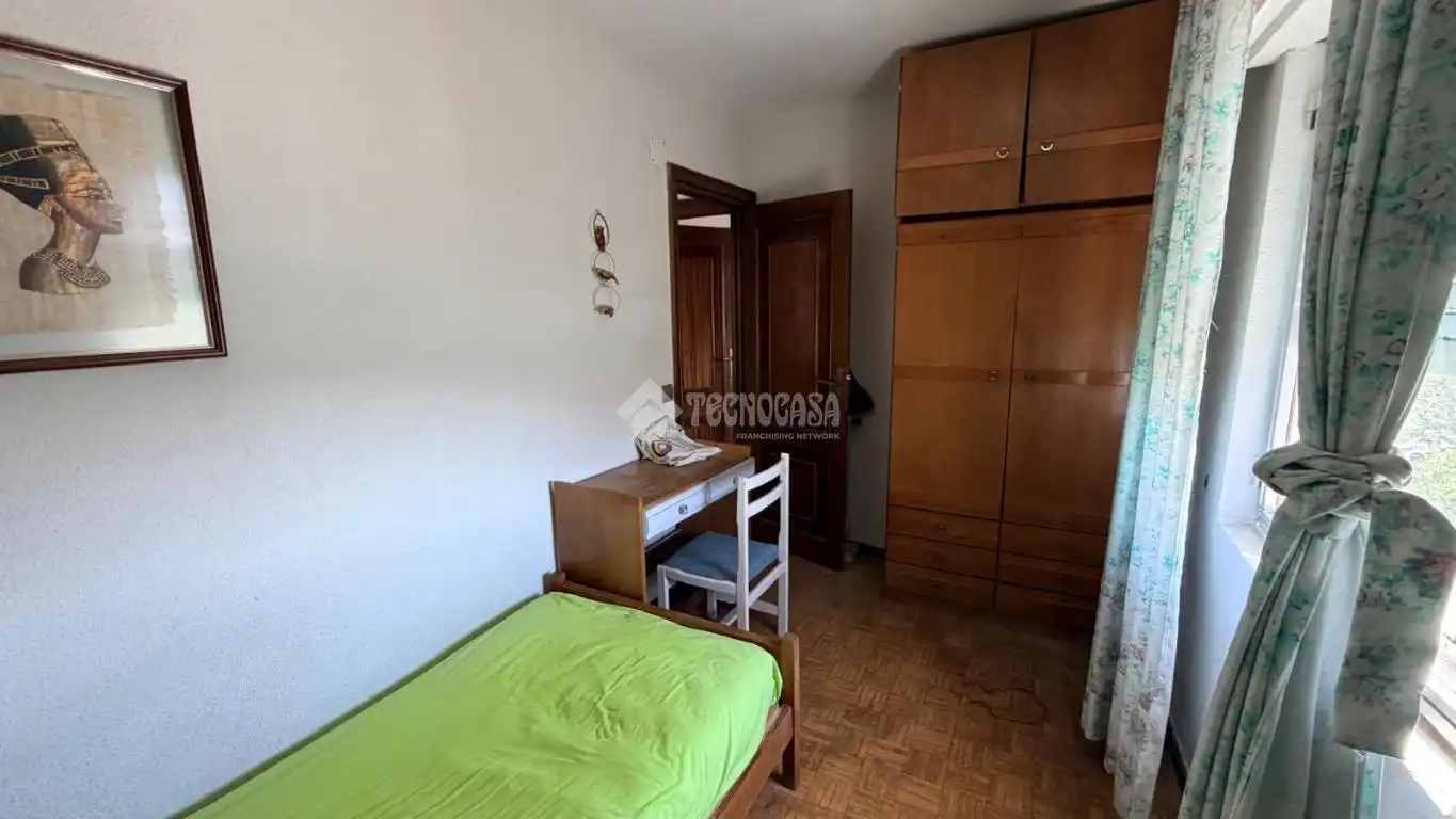 Dormitori de Pis en venda en Madrid amb Calefacció, Parquet i Terrassa