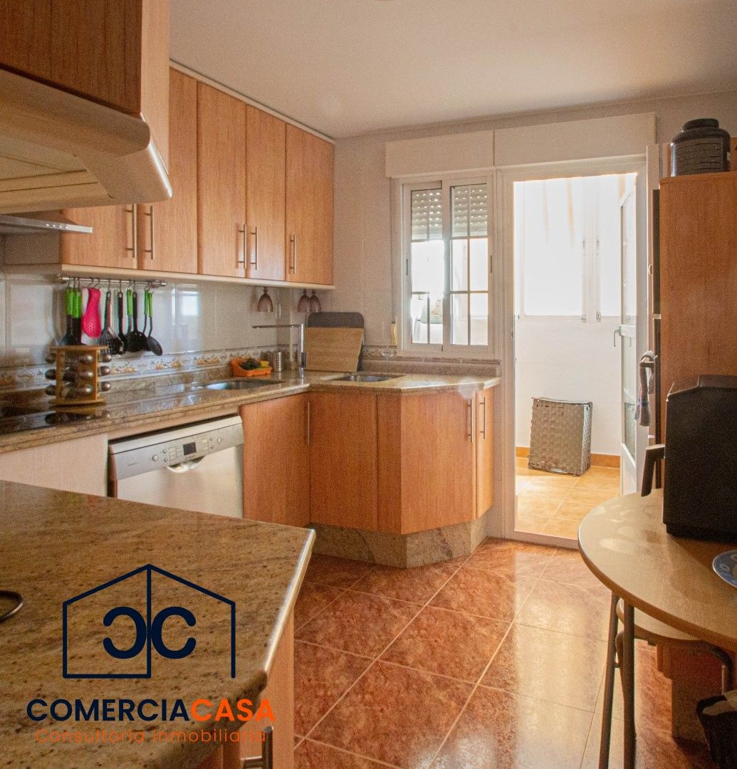 Cocina de Casa adosada en venta en Gójar con Calefacción, Terraza y Amueblado
