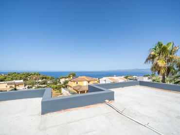 Detached house with balcony for sale in Carrer Carrer Centaure