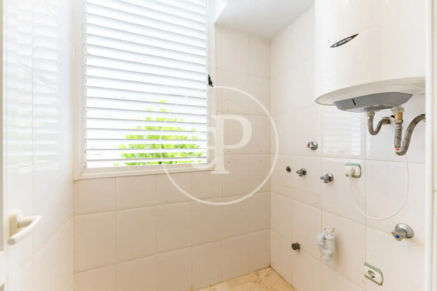 Bathroom of Flat for rent in  Palma de Mallorca  with Air Conditioner, Heating and Private garden