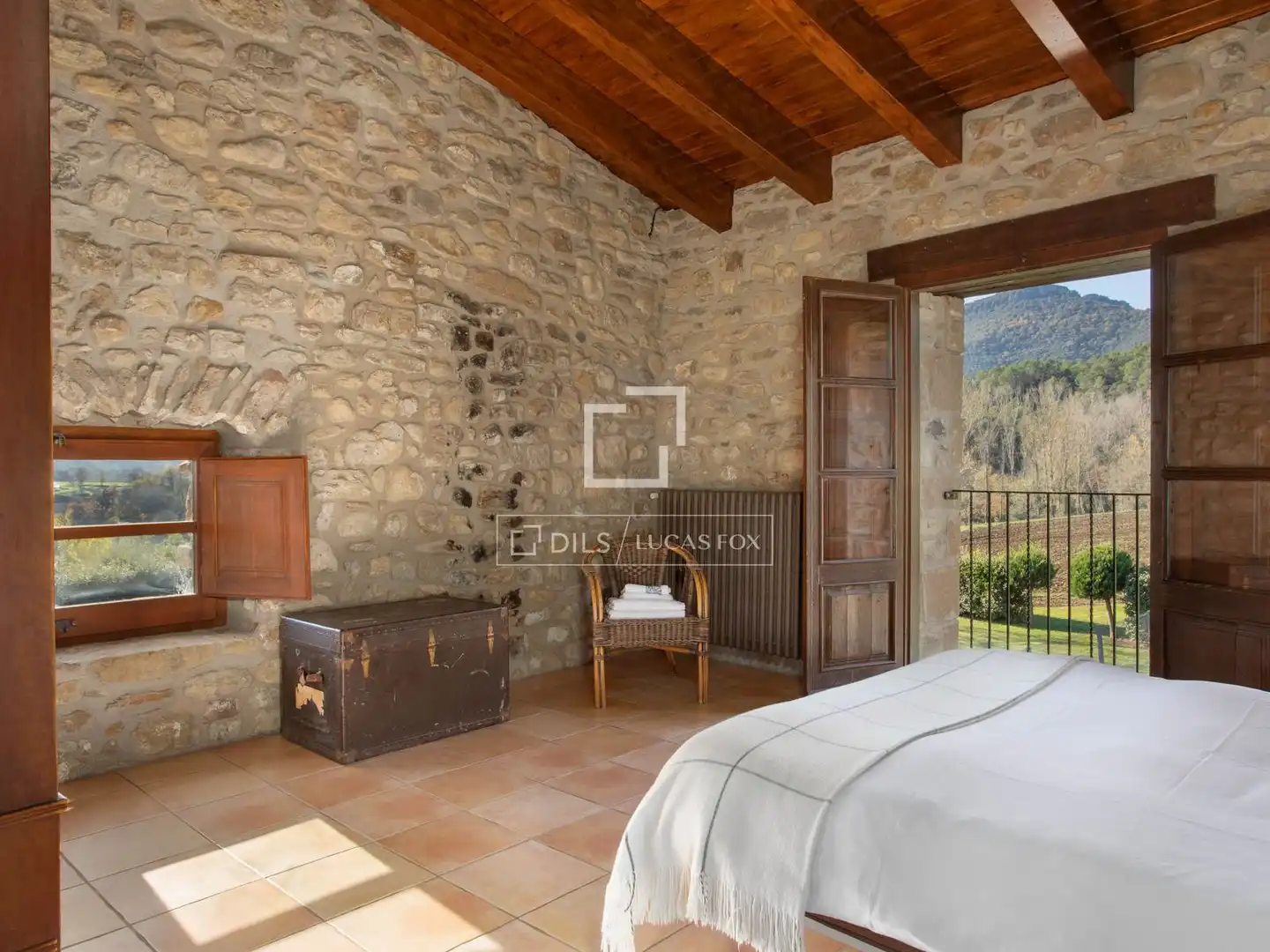 Finca rústica en venta en Santa Pau con Jardín privado, Terraza y Trastero