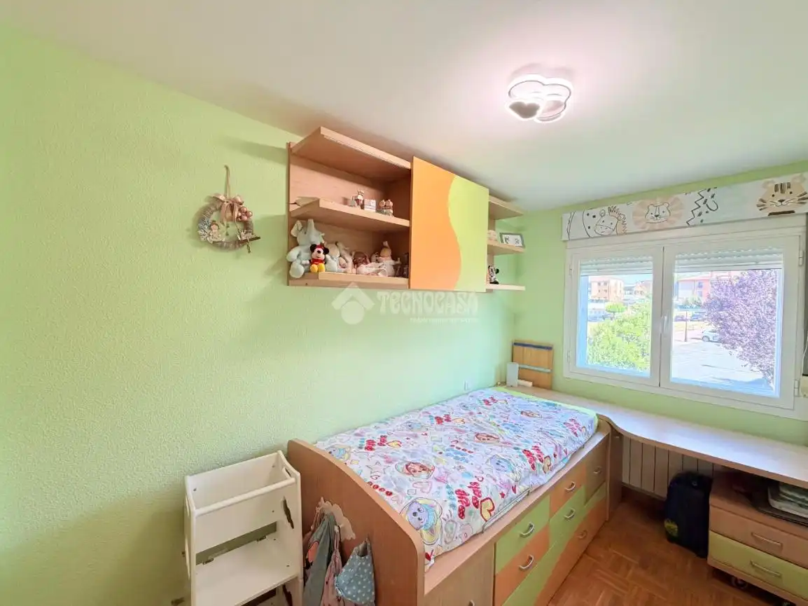 Bedroom of Flat for sale in Palazuelos de Eresma  with Storage room