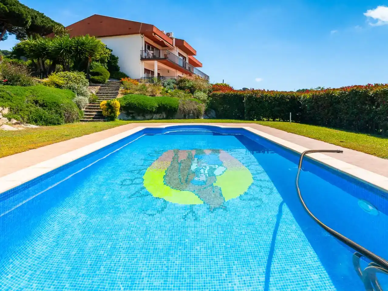 Piscina de Planta baixa en venda en Argentona amb Aire condicionat, Terrassa i Piscina