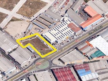 Terreno industrial en venta en Villares de la Reina