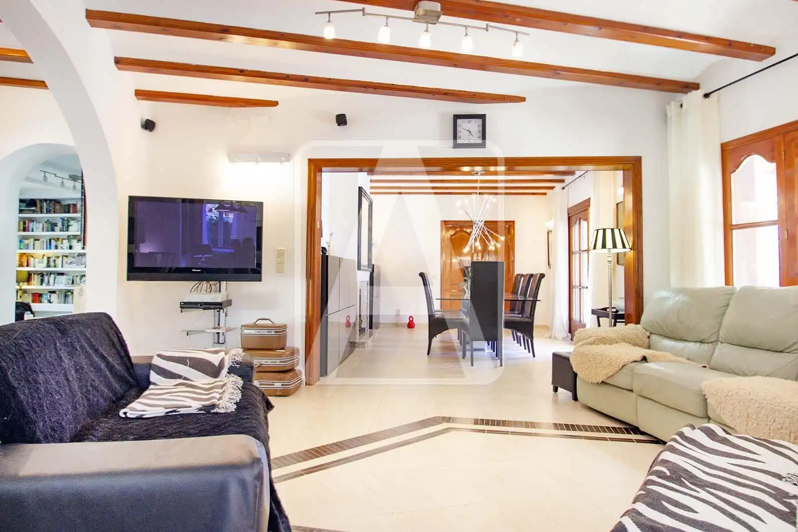 Sala d'estar de Finca rústica en venda en Calpe / Calp amb Aire condicionat, Calefacció i Jardí privat