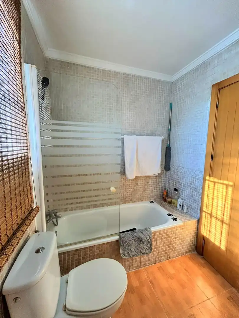 Bany de Casa o xalet en venda en Tocina amb Aire condicionat, Terrassa i Moblat