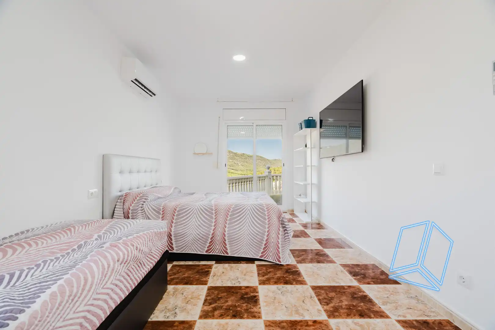 Habitación de Casa o chalet en venta en Canyelles con Piscina y Balcón