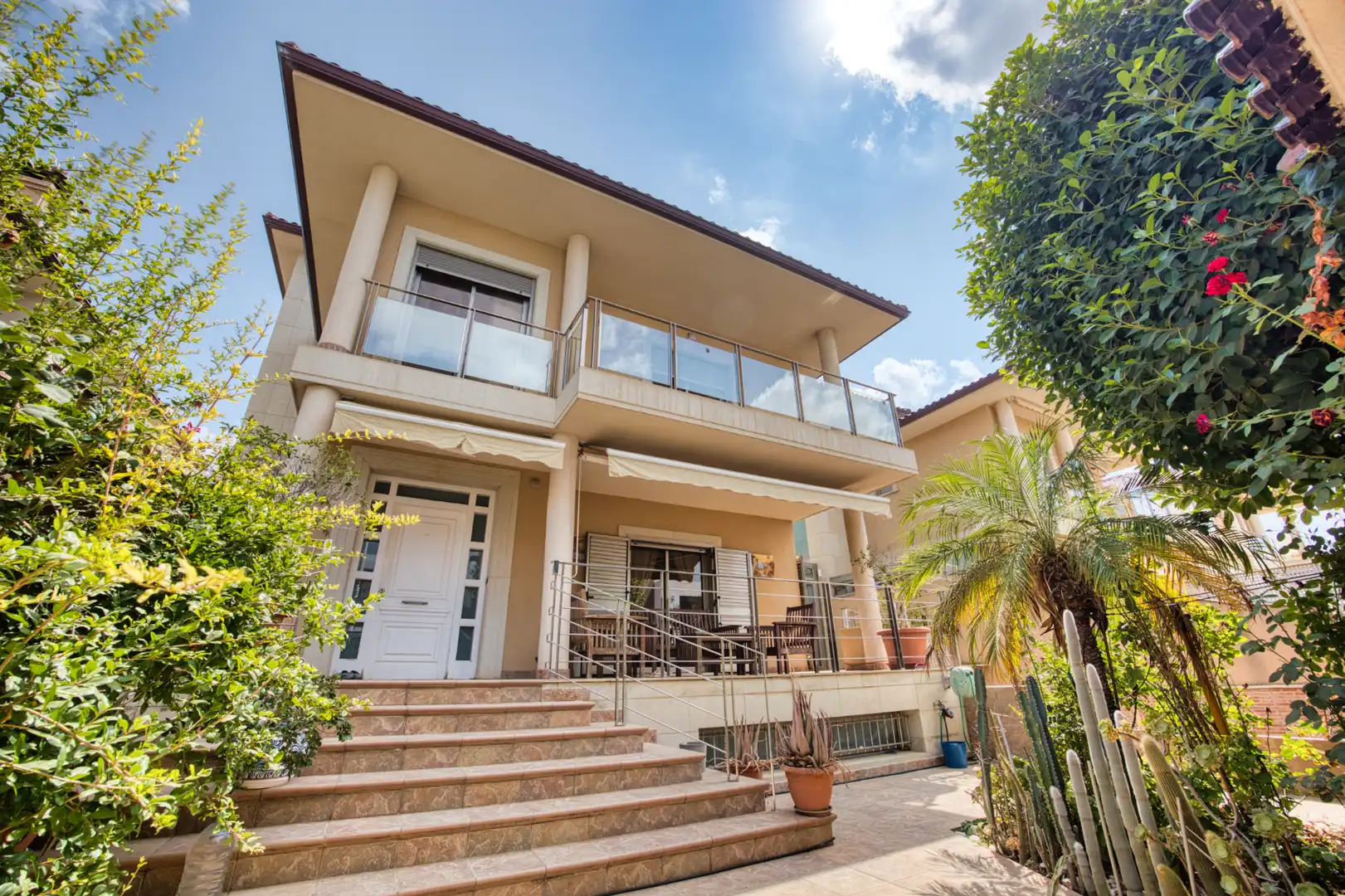 Außenansicht von Haus oder Chalet zum Verkauf in Elche / Elx mit Klimaanlage, Heizung und Privatgarten