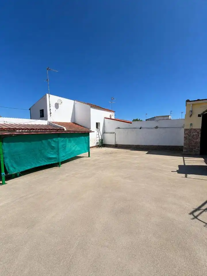 Exterior view of Houses for sale in Lobón  with Terrace