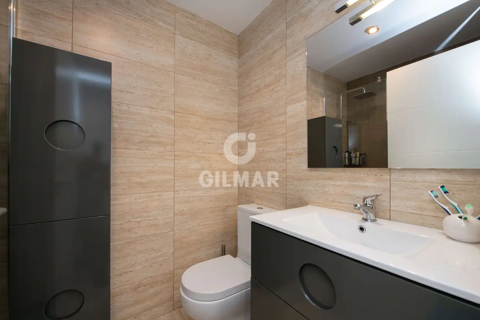 Bathroom of Flat for sale in Madrid  with Heating, Private garden and Storage room