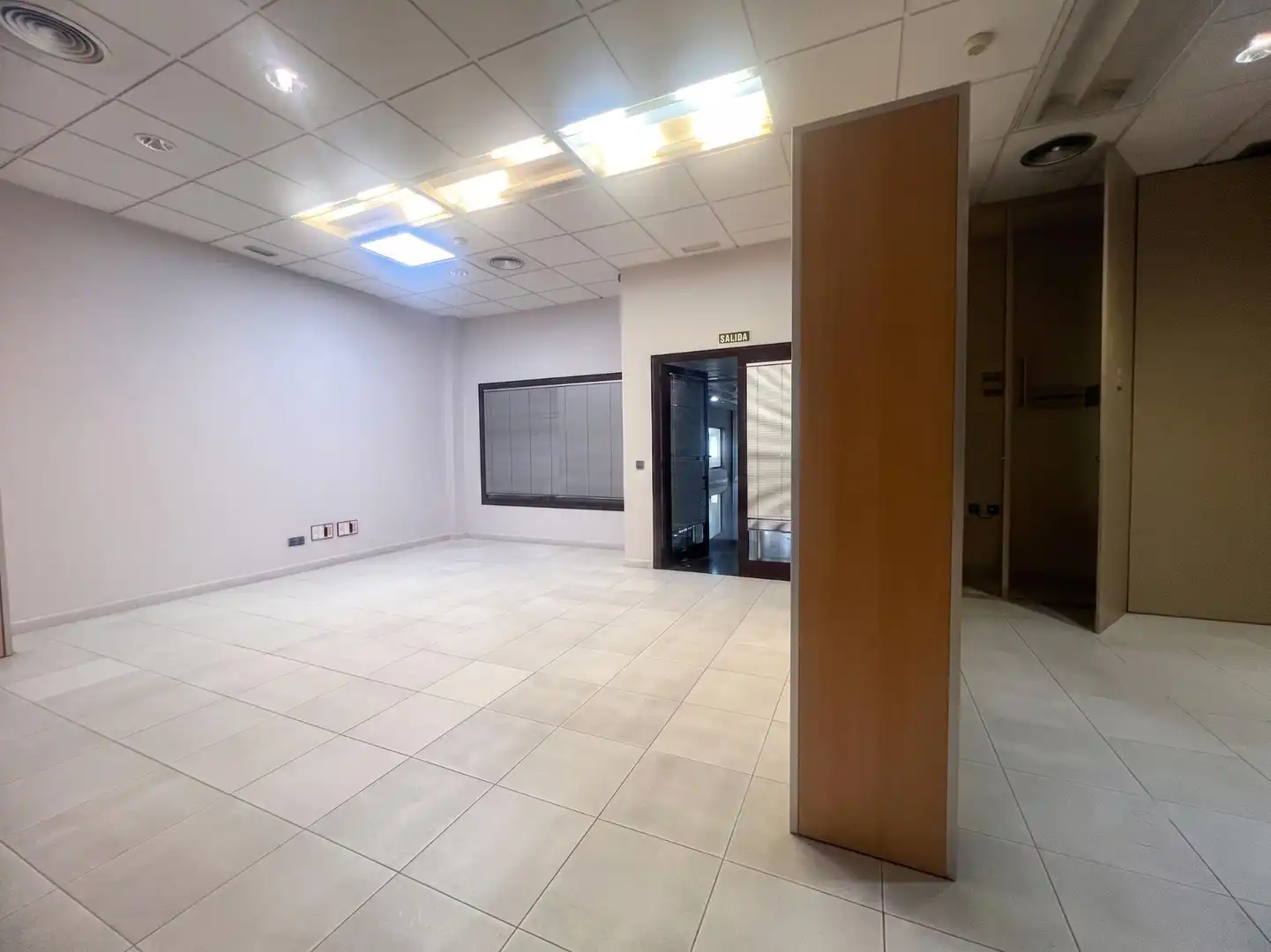 Office for sale in Las Palmas de Gran Canaria  with Air Conditioner