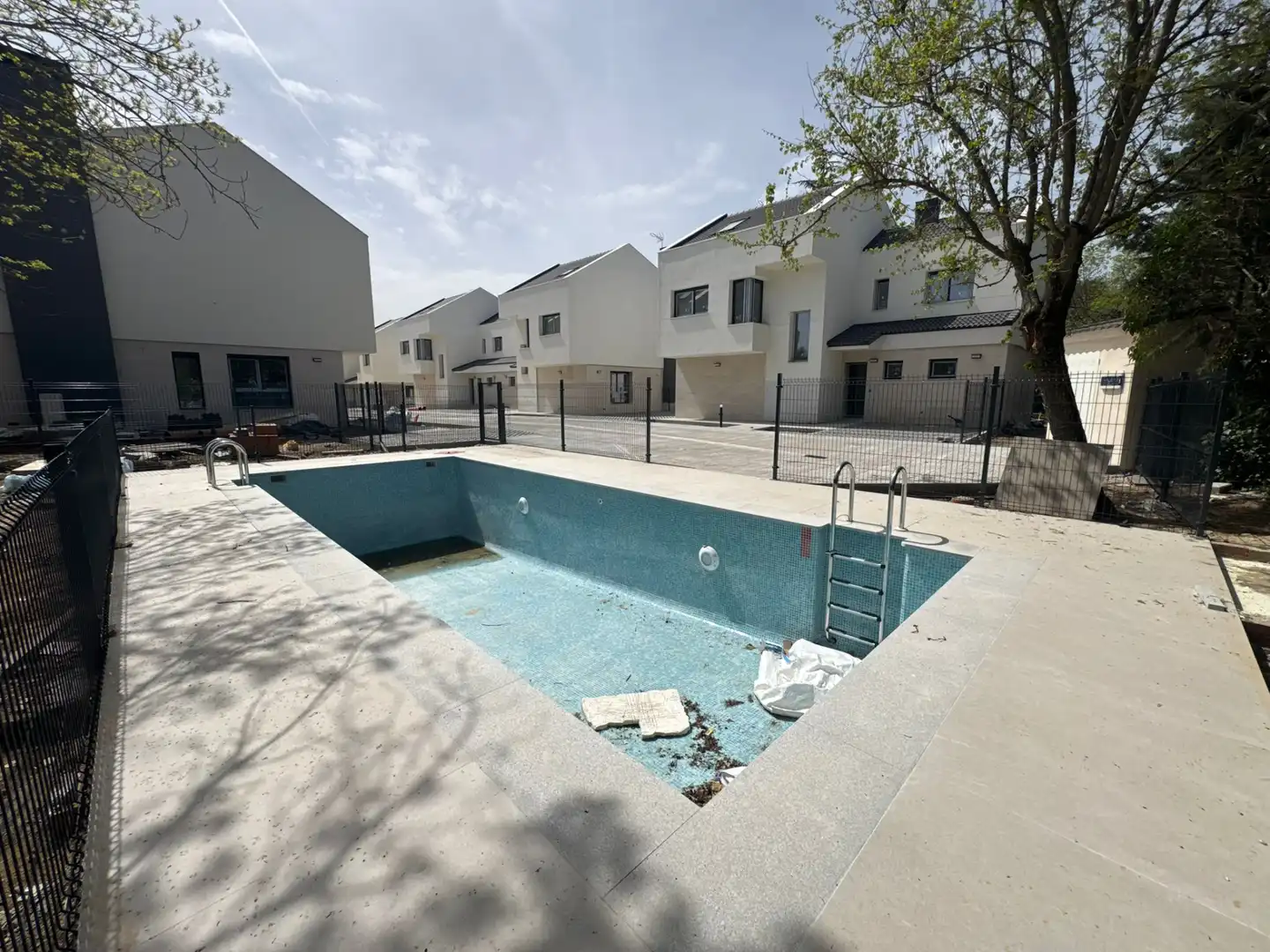 Swimming pool of Detached homes for sale in Alpedrete  with Air Conditioner, Private garden and Terrace
