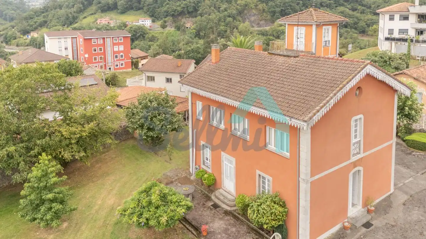 Vista exterior de Casa o chalet en venta en Ribera de Arriba con Jardín privado, Terraza y Balcón