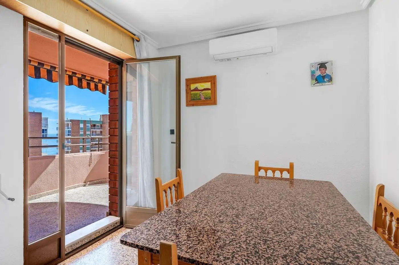 Menjador de Apartament en venda en Elche / Elx amb Aire condicionat, Calefacció i Terrassa