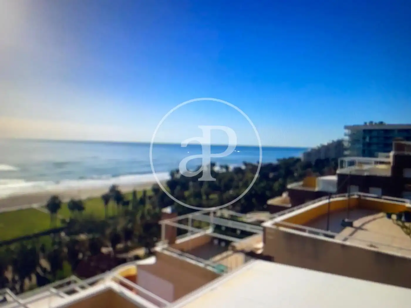 Vista exterior de Ático en venta en Oropesa del Mar / Orpesa con Aire acondicionado, Calefacción y Jardín privado