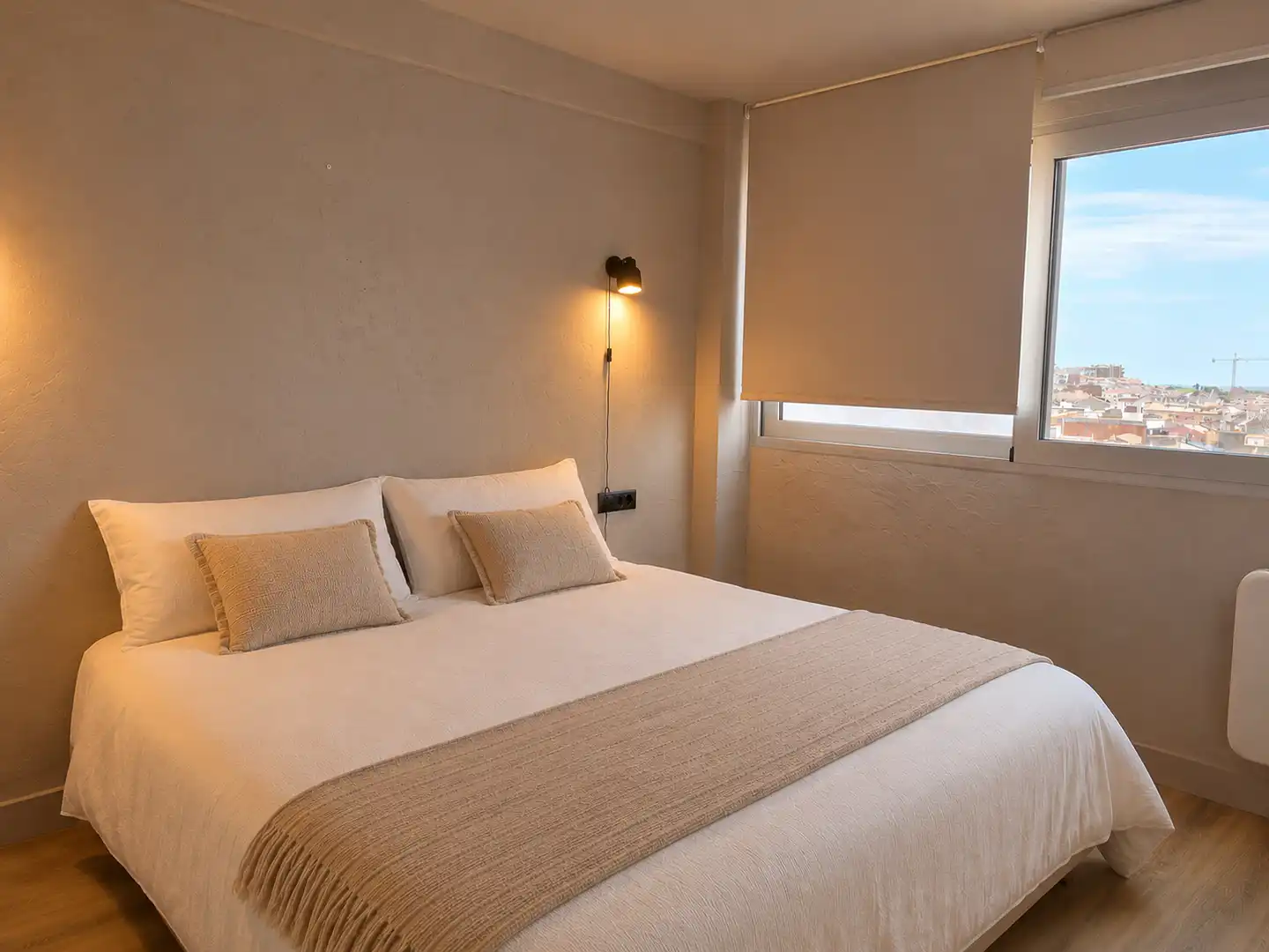 Habitación de Apartamento de alquiler en Palamós con Aire acondicionado, Terraza y Amueblado