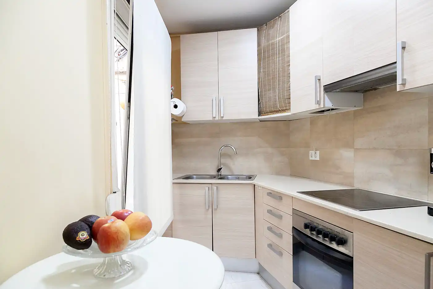 Cuina de Pis en venda en Barcelona amb Parquet i Forn