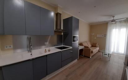 Cuina de Apartament de lloguer en  Cádiz Capital amb Terrassa