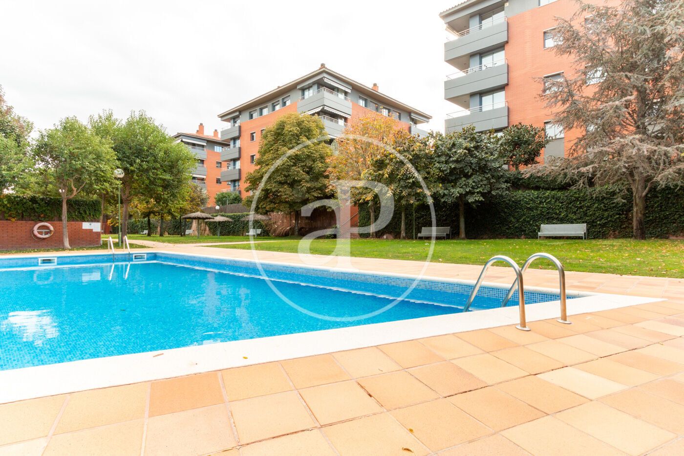 Piscina de Pis de lloguer en Sant Cugat del Vallès amb Aire condicionat, Calefacció i Moblat