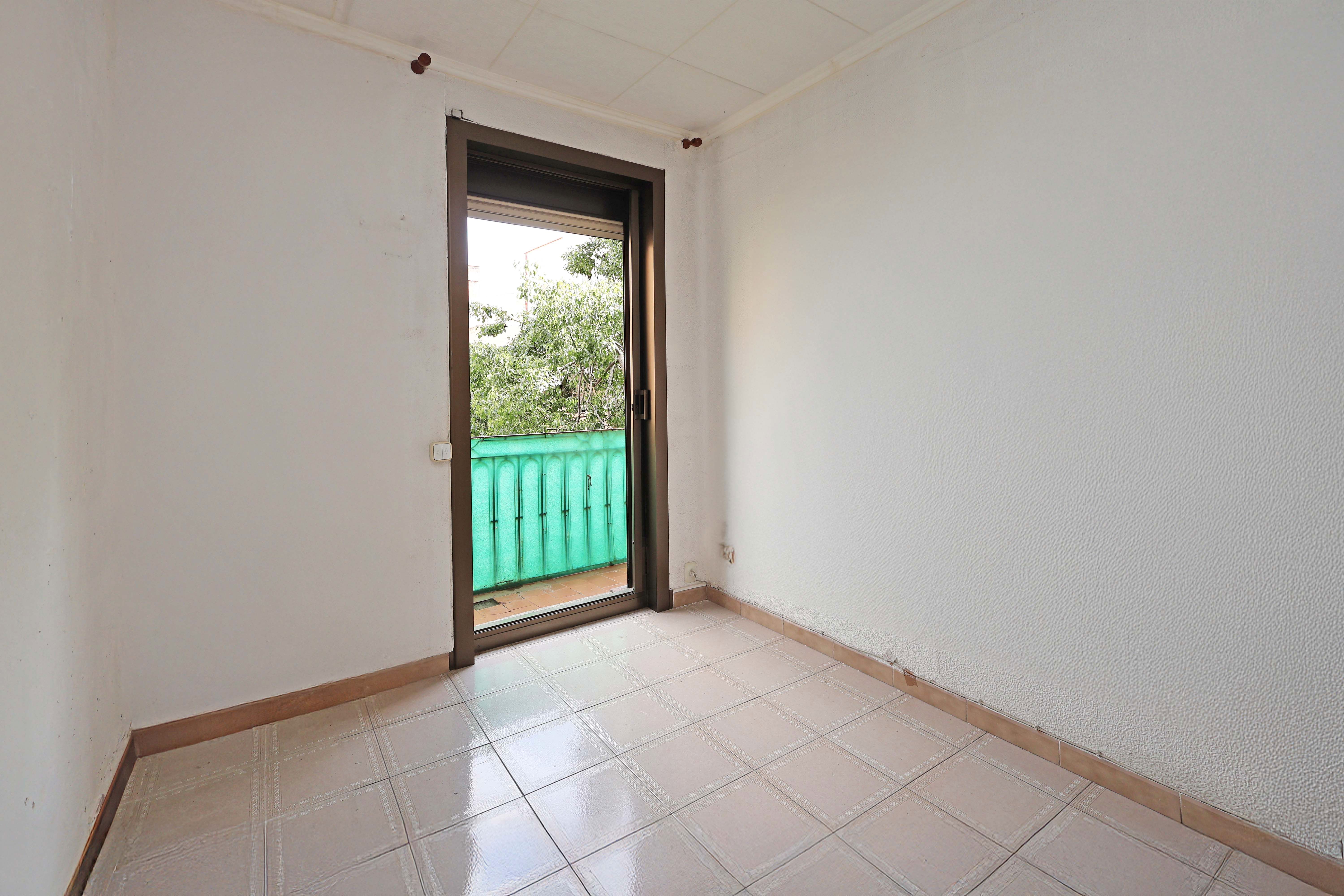 Dormitori de Pis en venda en  Barcelona Capital amb Balcó