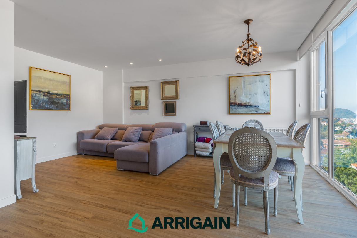 Living room of Flat for sale in Donostia - San Sebastián   with Heating