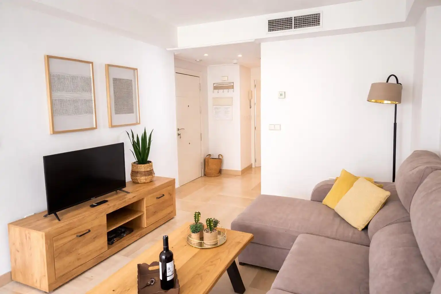Sala de estar de Apartamento de alquiler en Córdoba con Aire acondicionado, Calefacción y Amueblado
