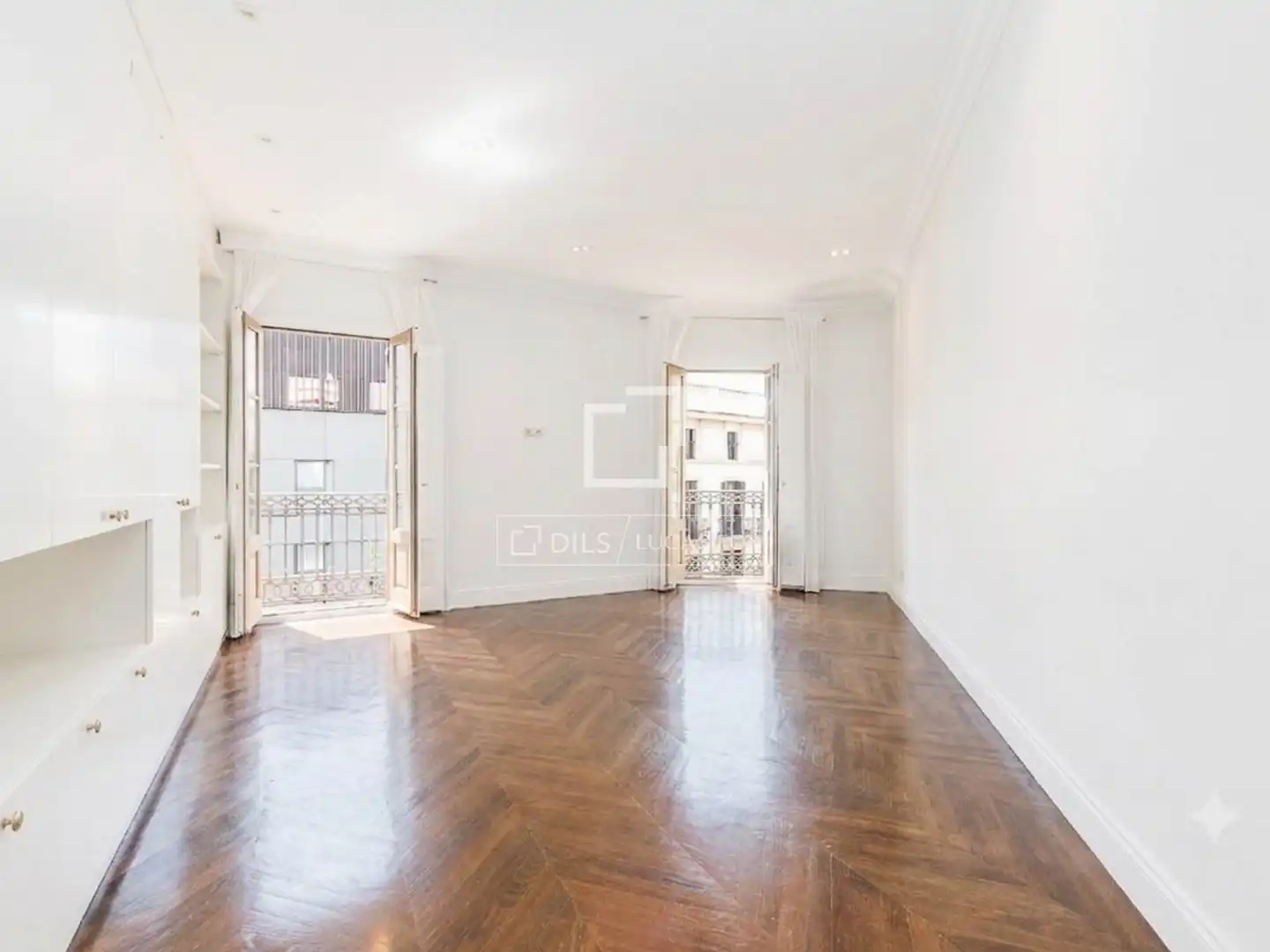 Wohnzimmer von Wohnung zum Verkauf in Barcelona mit Klimaanlage, Parkett und Terrasse