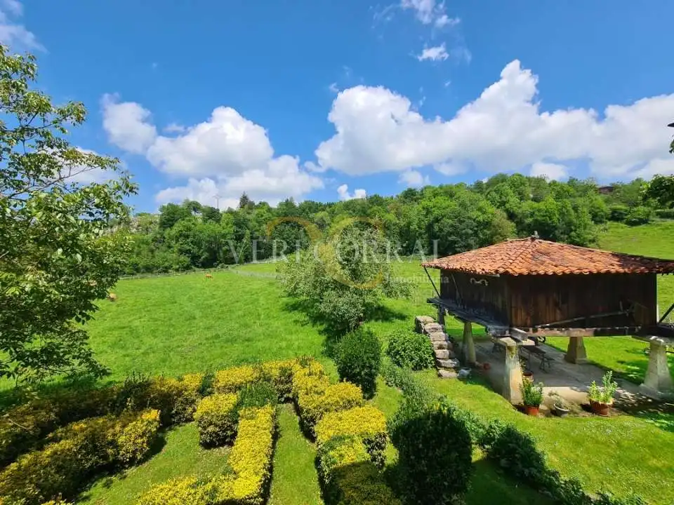 Garden of Buildings for sale in Cangas de Onís