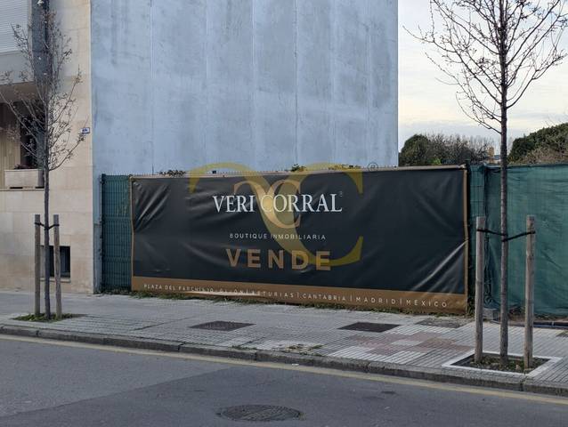 Terreno residencial en Venta en Calle del Profesor Pérez Pimentel en La Guía