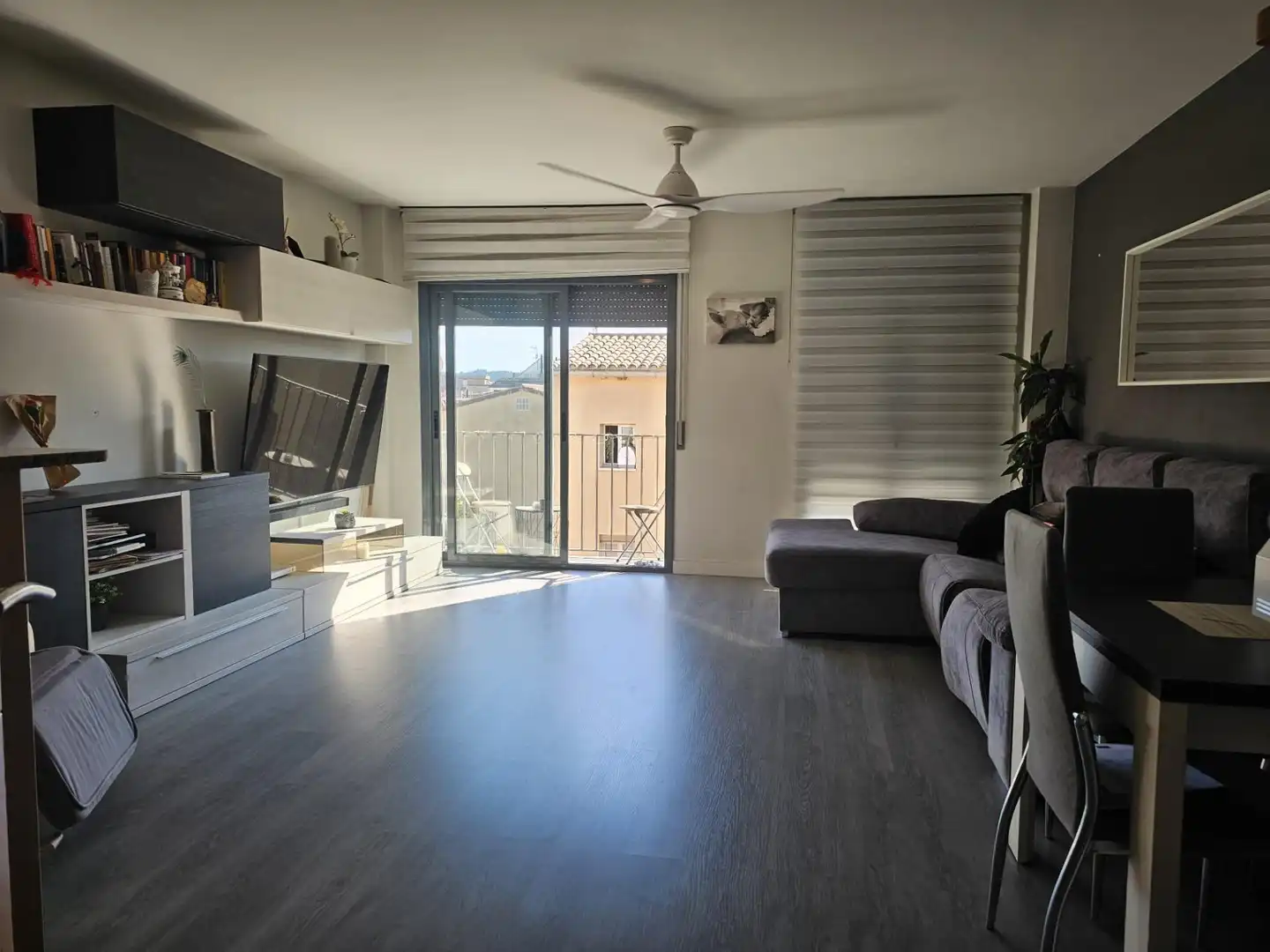Sala d'estar de Dúplex en venda en Esparreguera amb Aire condicionat, Parquet i Balcó