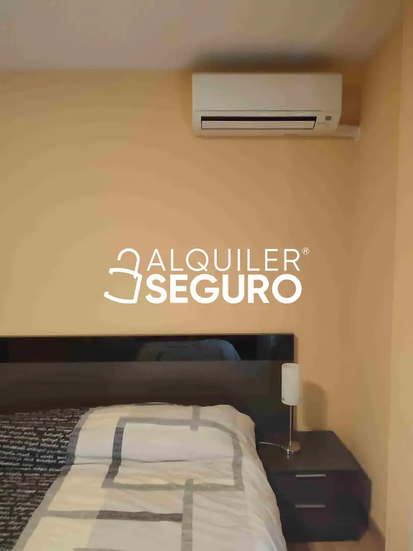 Piso de alquiler en Zaragoza con Aire acondicionado, Calefacción y Amueblado