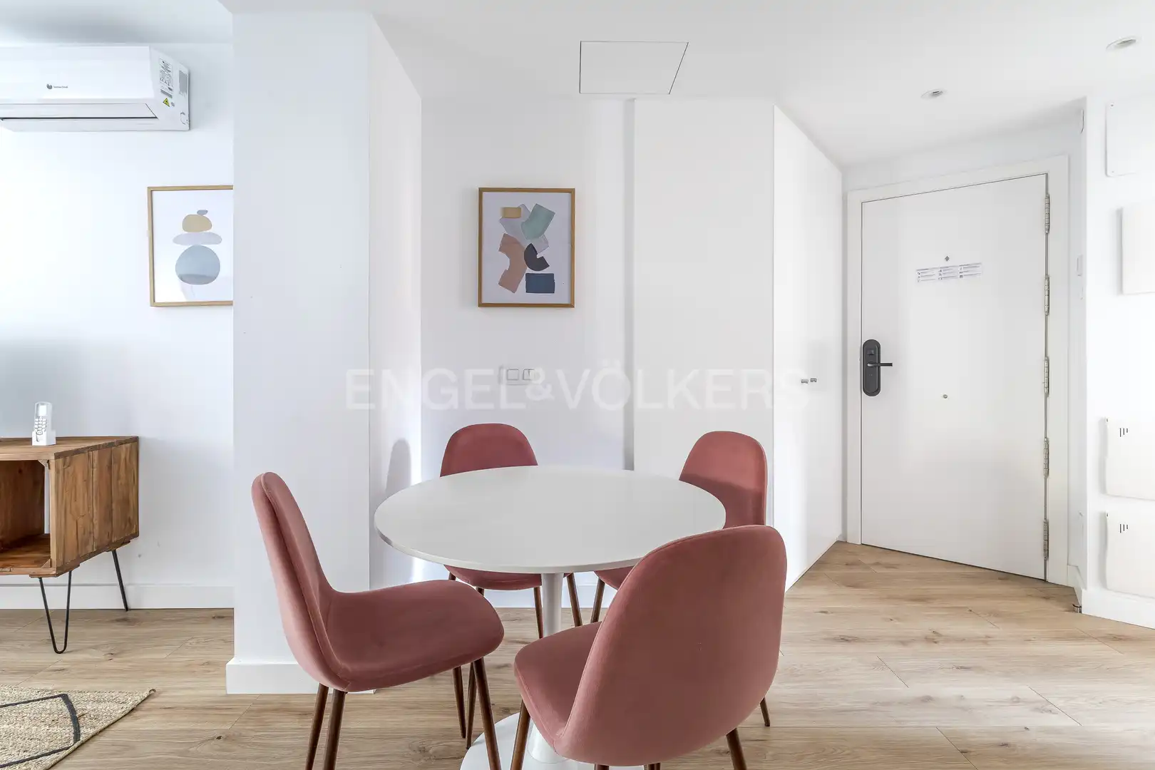 Comedor de Apartamento de alquiler en Madrid con Aire acondicionado, Calefacción y Amueblado